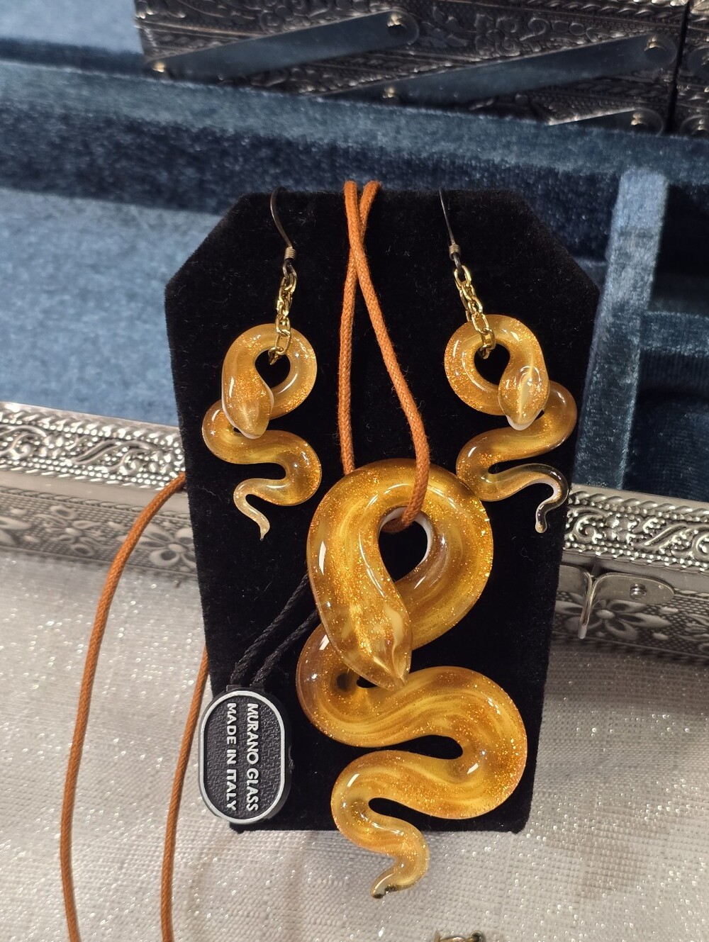 Venetiaurum Murano Glass Golden Glittering Snake Pendant Necklace & Earring Set - Picture 5 of 12